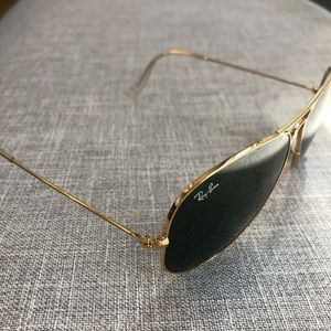 Ray-Ban Aviator Classic with Gold Frame